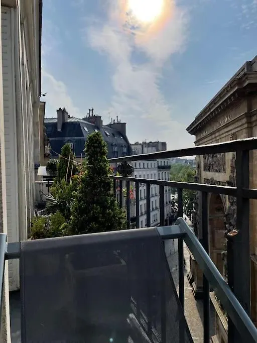 60Sqm Design Apartment With Stunning View Paris